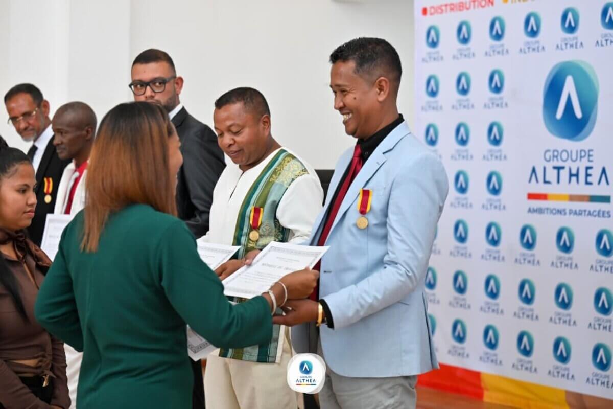 Remise de certificats honorant l'engagement des collaborateurs ALTHEA